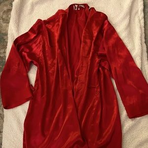 Sostanza red robe size small